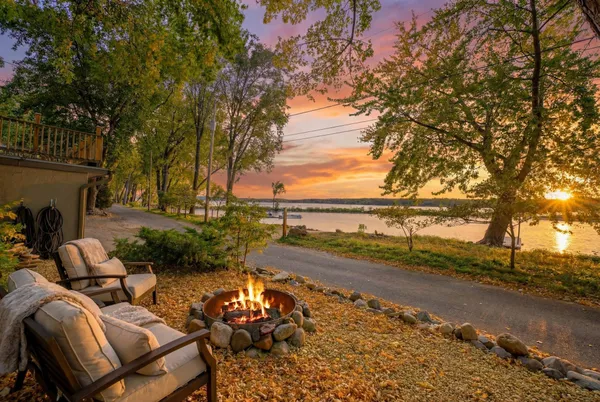 $995,000 | 1100 Front Street, Hudson, WI 54016