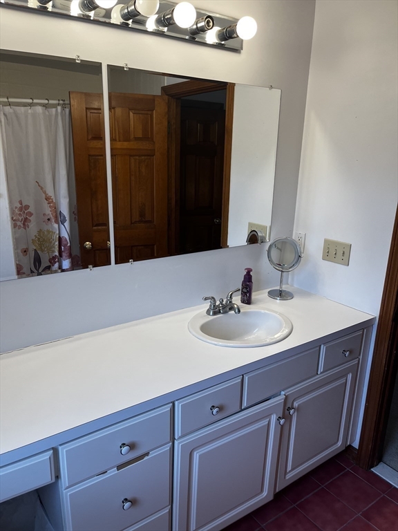 19 Smith Road Mansfield, MA 02048 - Photo 22 of 34