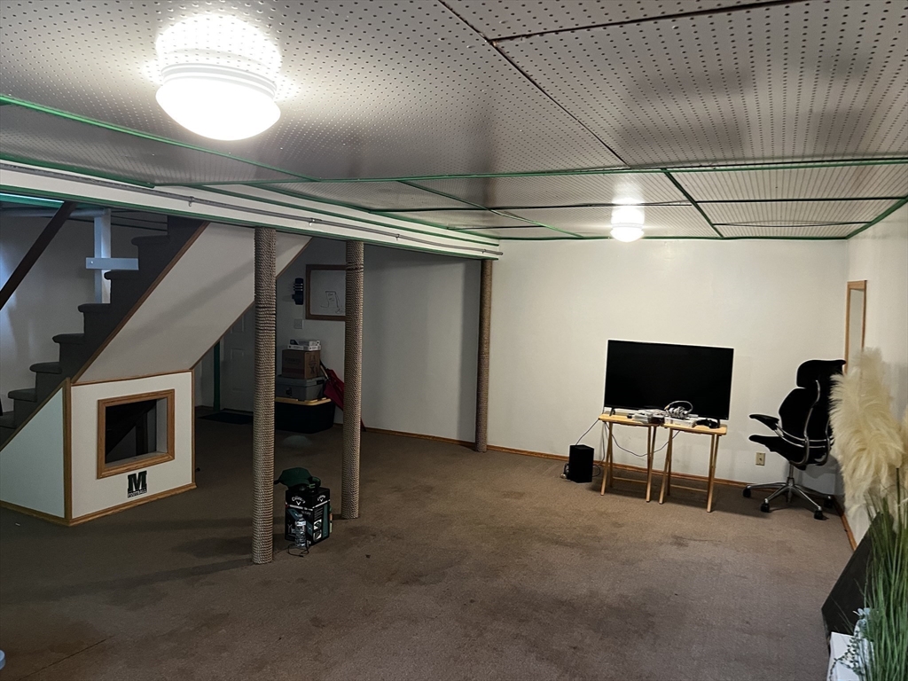 19 Smith Road Mansfield, MA 02048 - Photo 28 of 34