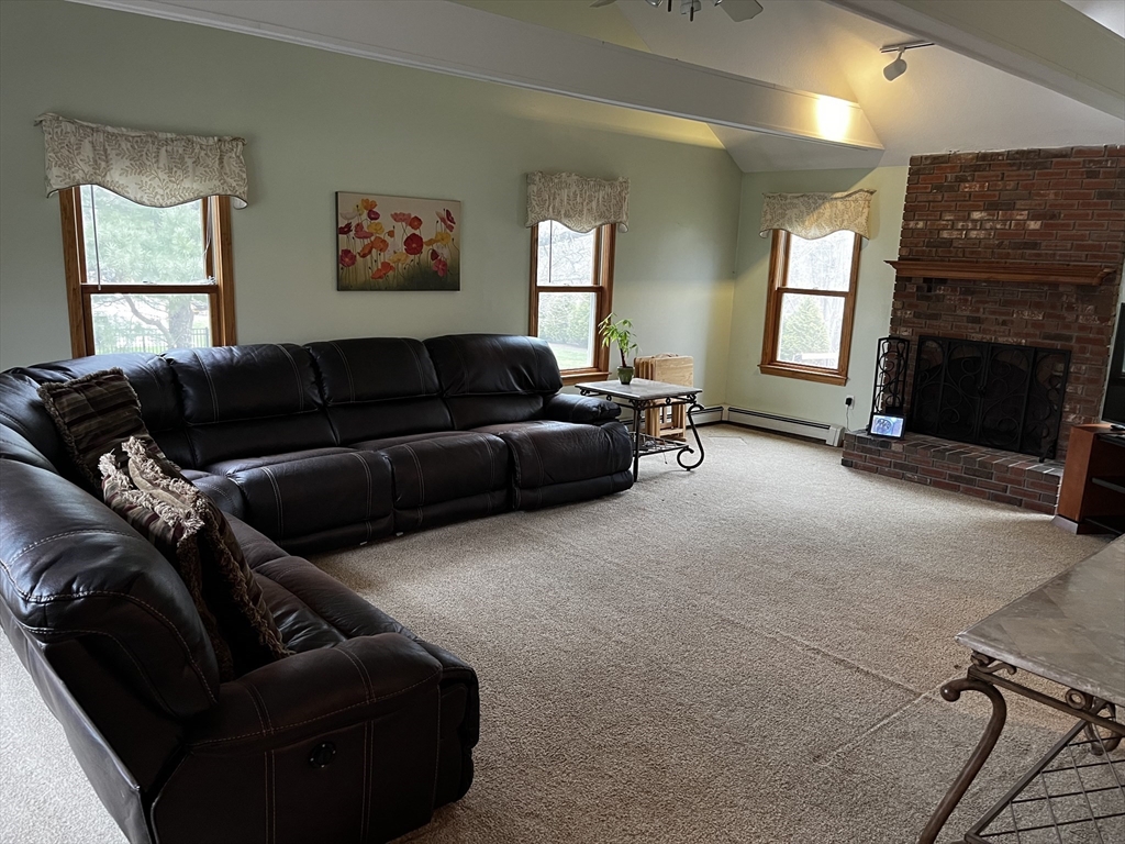 19 Smith Road Mansfield, MA 02048 - Photo 6 of 34