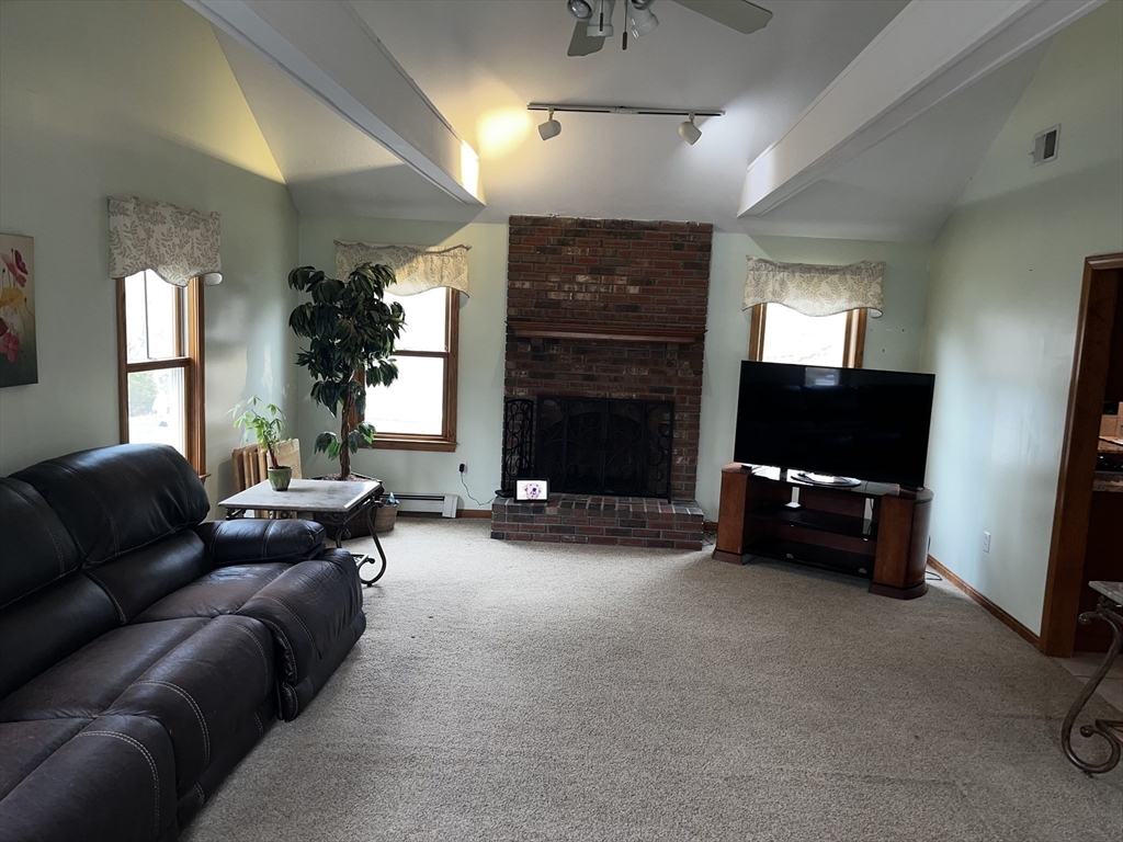 19 Smith Road Mansfield, MA 02048 - Photo 9 of 34