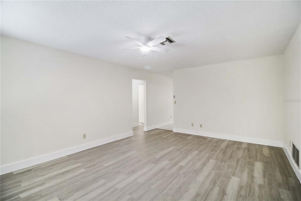 1028 Lillian Street Venice, FL 34285 - Photo 6 of 30