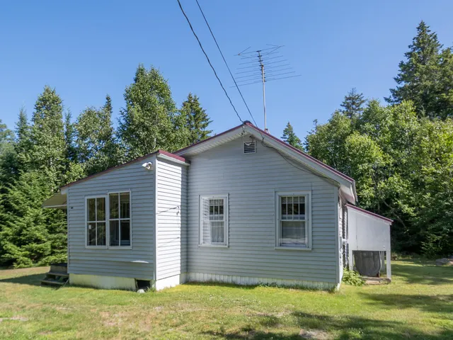 $275,000 | 373 Harbor Drive, Tremont, ME 04653