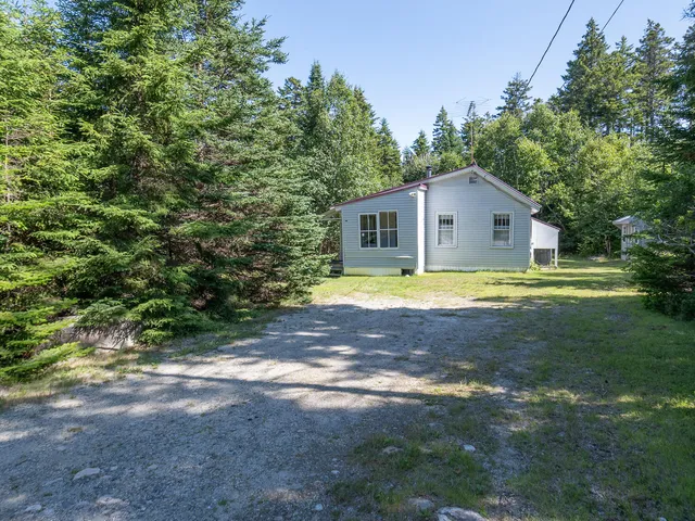 $275,000 | 373 Harbor Drive, Tremont, ME 04653
