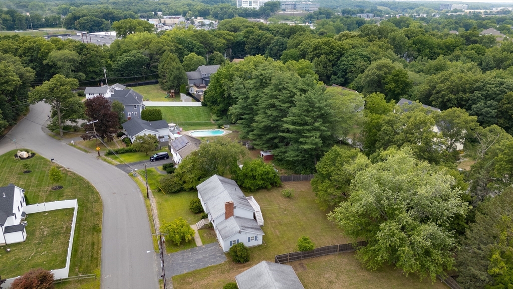 9 Eugene Road Burlington, MA 01803 - Photo 4 of 33 Gallery Image 4