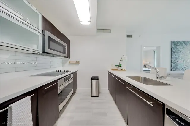 $599,000 | 90 Southwest 3rd Street, Unit 3109, Miami, FL 33130