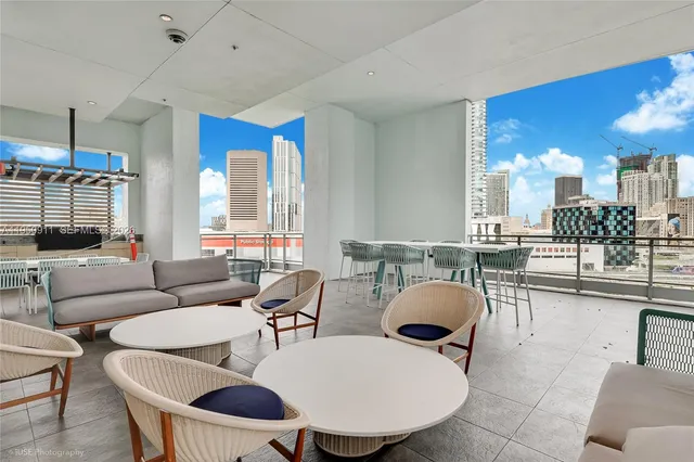 $599,000 | 90 Southwest 3rd Street, Unit 3109, Miami, FL 33130