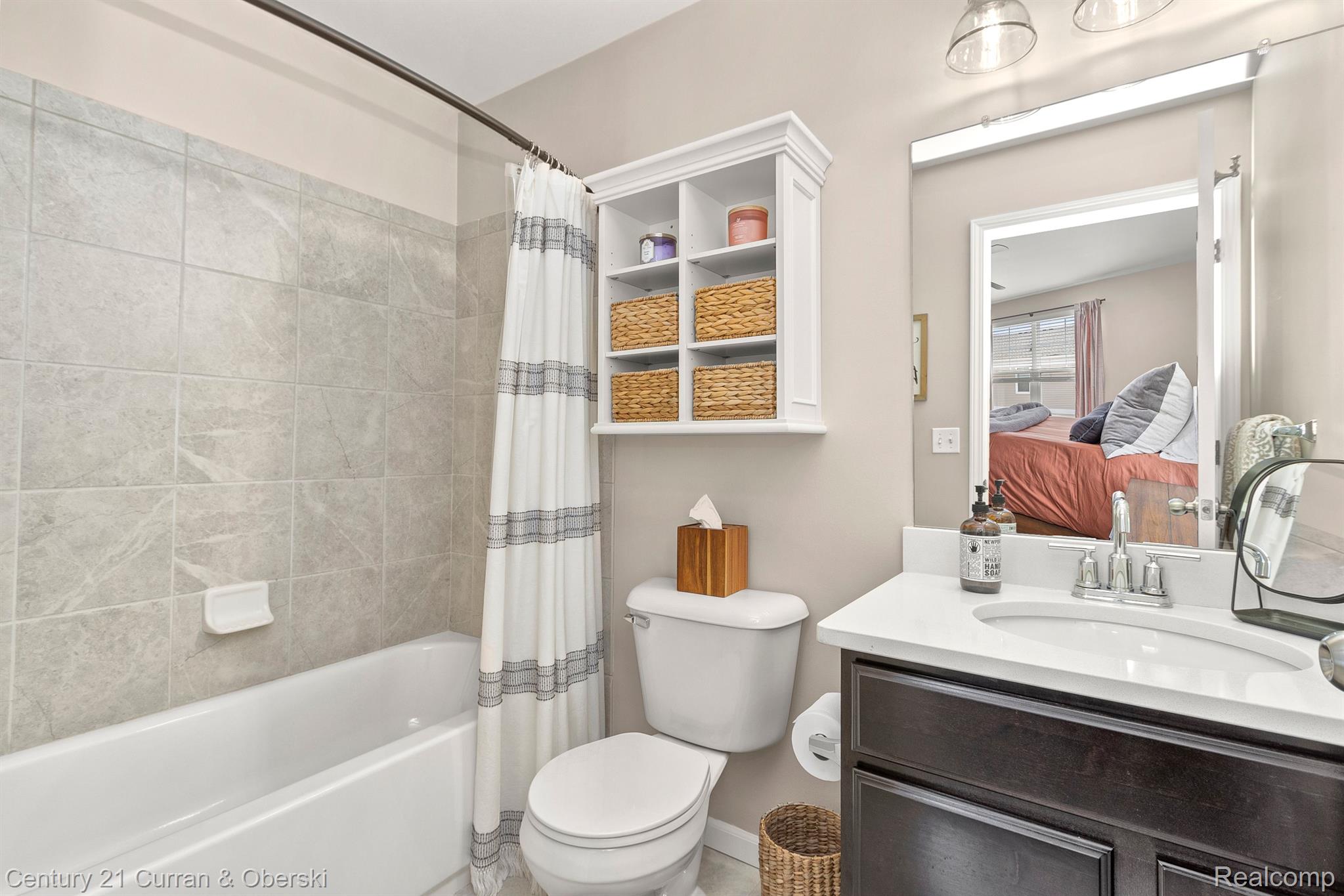2500 Normandy Road, Unit 42 Royal Oak, MI 48073 - Photo 27 of 63 Gallery Image 27