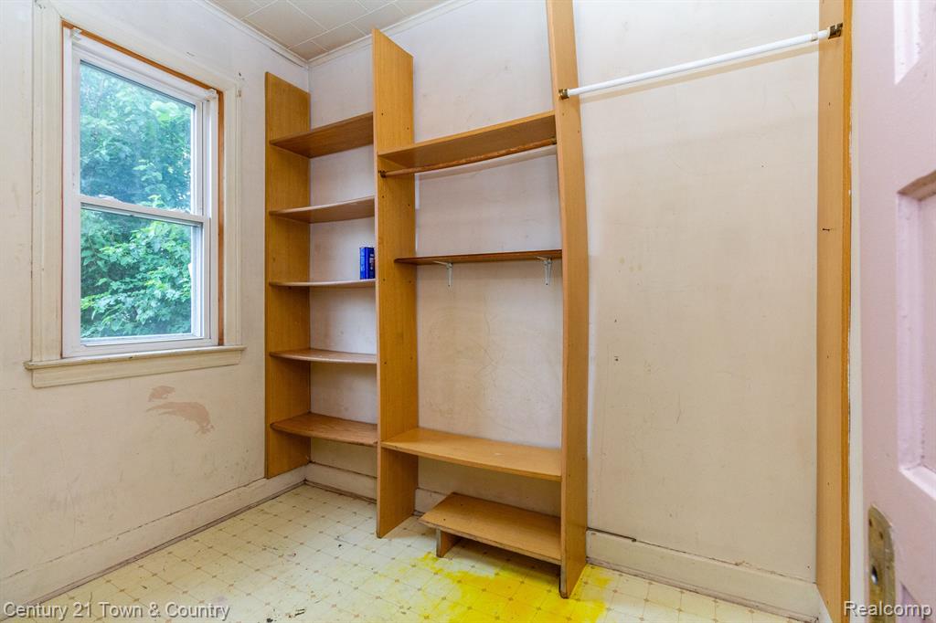 11684 Gallagher Street Hamtramck, MI 48212 - Photo 12 of 41