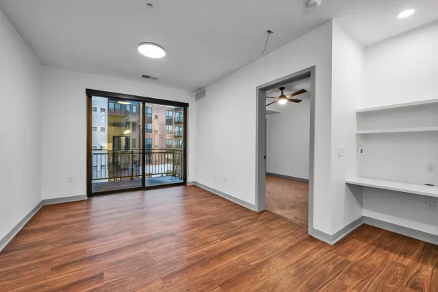 $1,910 | 640 Wisconsin Avenue North, Unit 354, Golden Valley, MN 55427