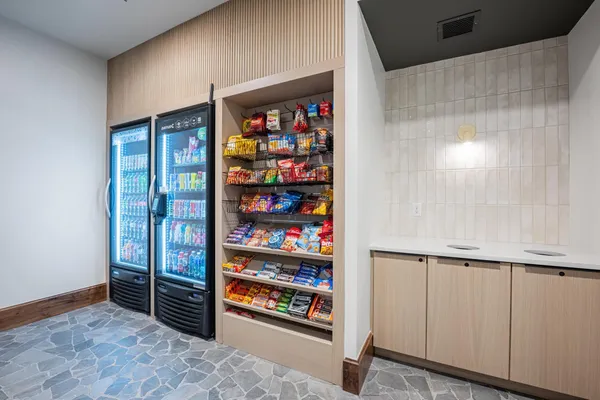 $1,910 | 640 Wisconsin Avenue North, Unit 354, Golden Valley, MN 55427