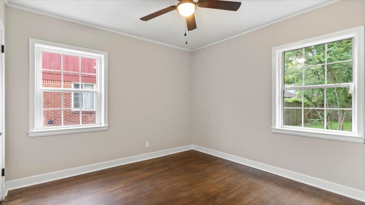 1075 Railton Road Memphis, TN 38111 - Photo 16 of 25 an empty room with a window