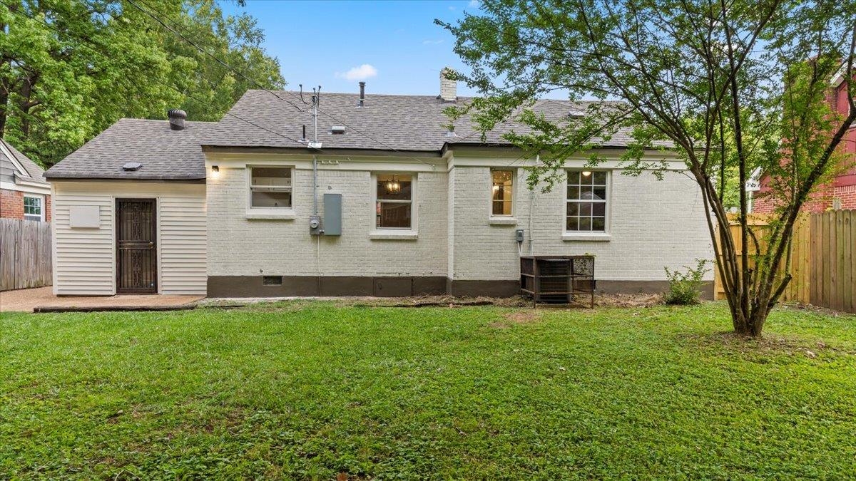 1075 Railton Road Memphis, TN 38111 - Photo 25 of 25 a front view of a house with a yard