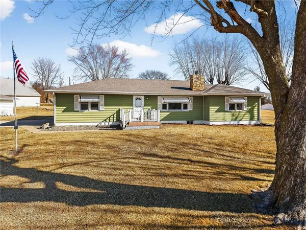 $479,900 | 1869 190th Road, Wathena, KS 66090