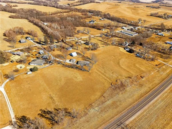 $479,900 | 1869 190th Road, Wathena, KS 66090