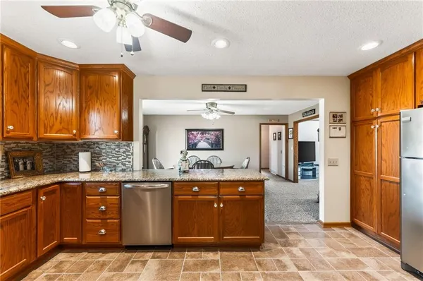 $479,900 | 1869 190th Road, Wathena, KS 66090