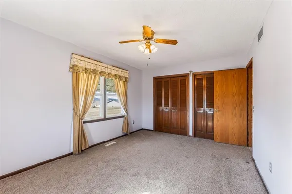 $479,900 | 1869 190th Road, Wathena, KS 66090