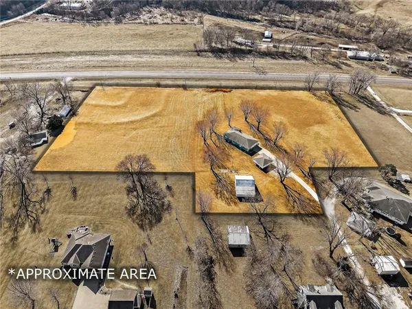 $479,900 | 1869 190th Road, Wathena, KS 66090