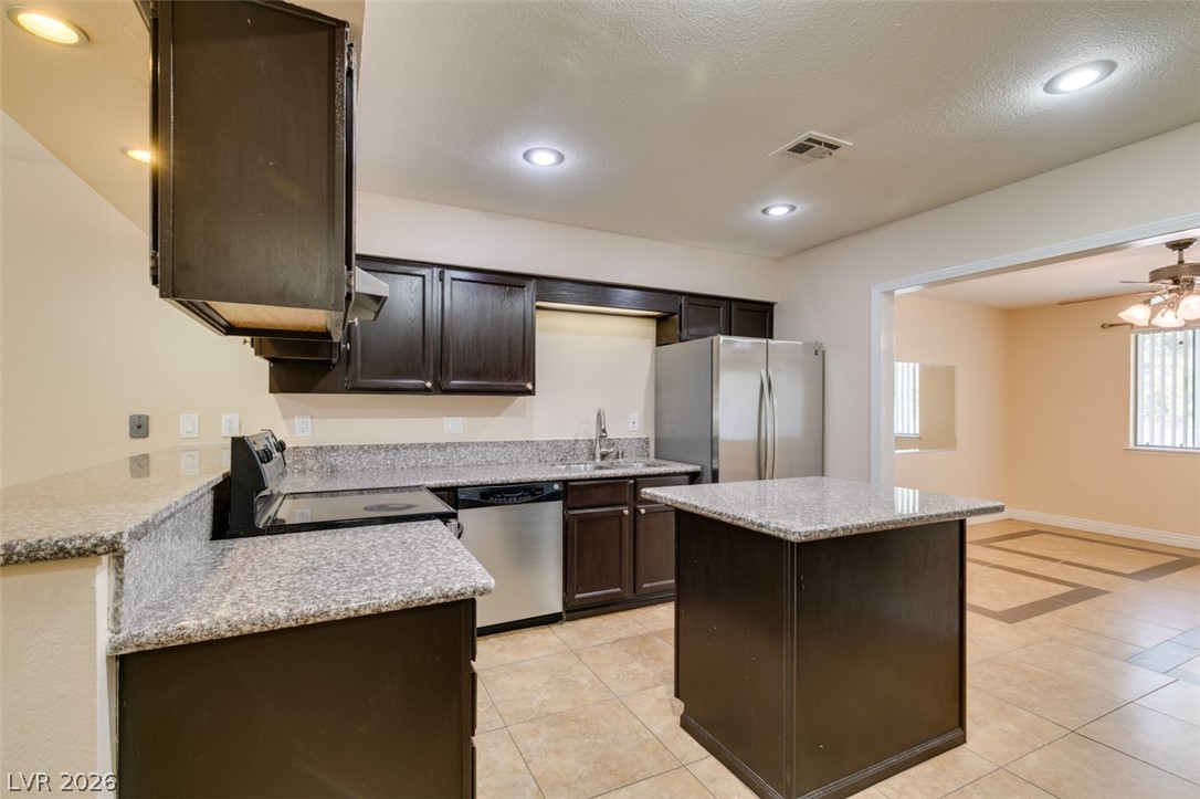 3221 East Rochelle Avenue Las Vegas, NV 89121 - Photo 15 of 37