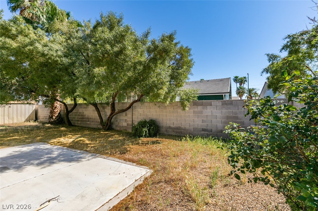 3221 East Rochelle Avenue Las Vegas, NV 89121 - Photo 35 of 37