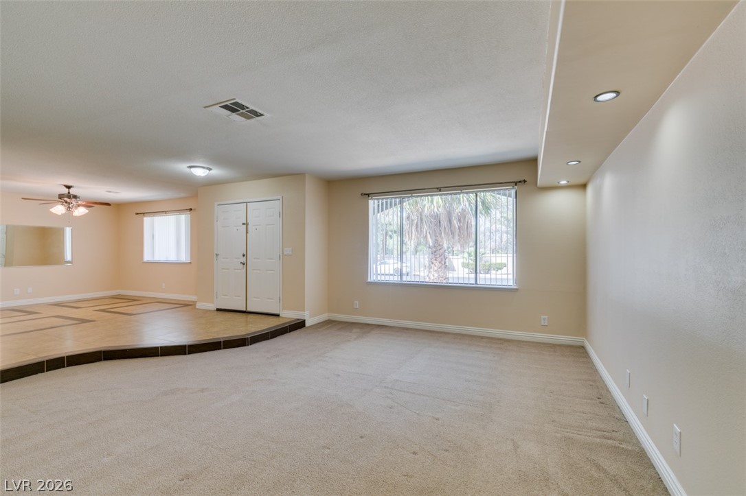 3221 East Rochelle Avenue Las Vegas, NV 89121 - Photo 7 of 37