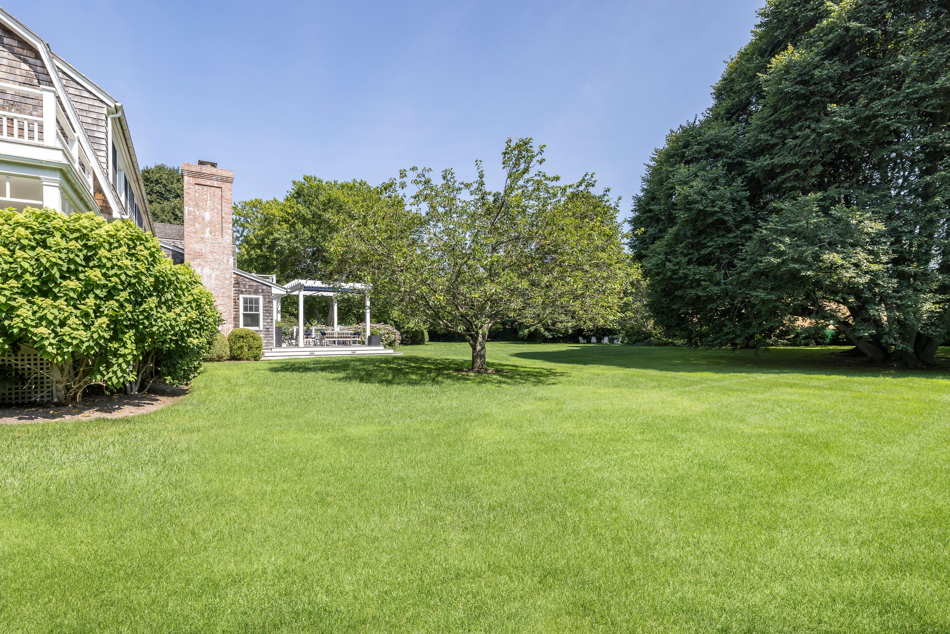 19 Roberts Lane East Hampton, NY 11937 - Photo 9 of 33