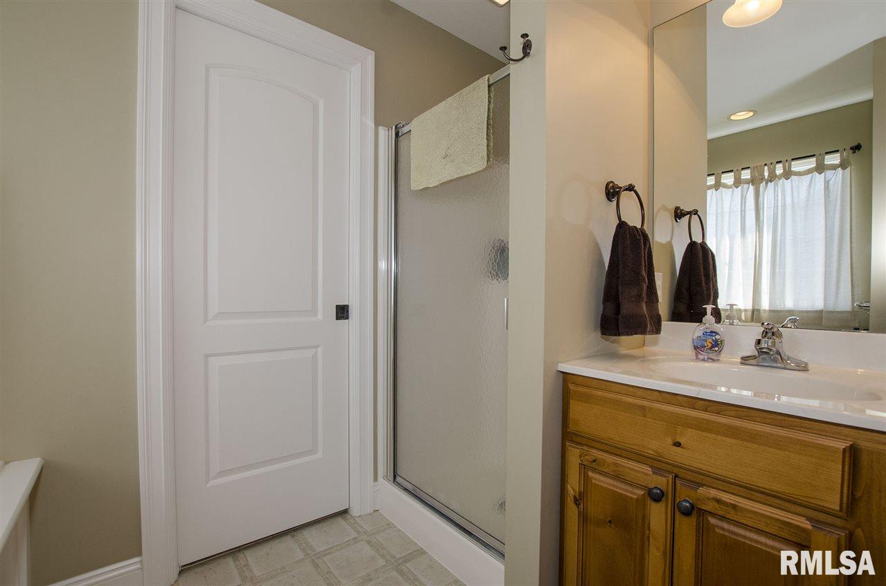 1412 Santa Fe Road Washington, IL 61571 - Photo 22 of 36 Gallery Image 22