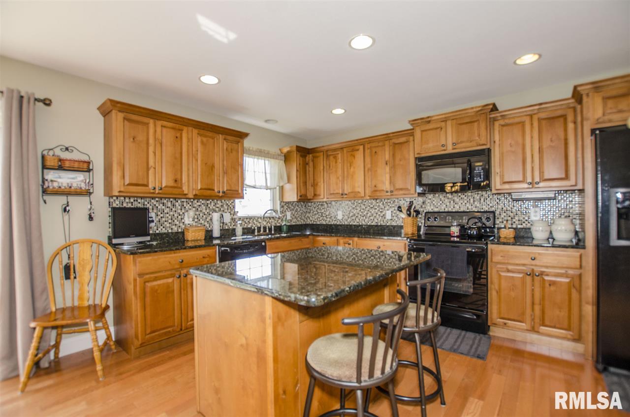 1412 Santa Fe Road Washington, IL 61571 - Photo 8 of 36 Gallery Image 8
