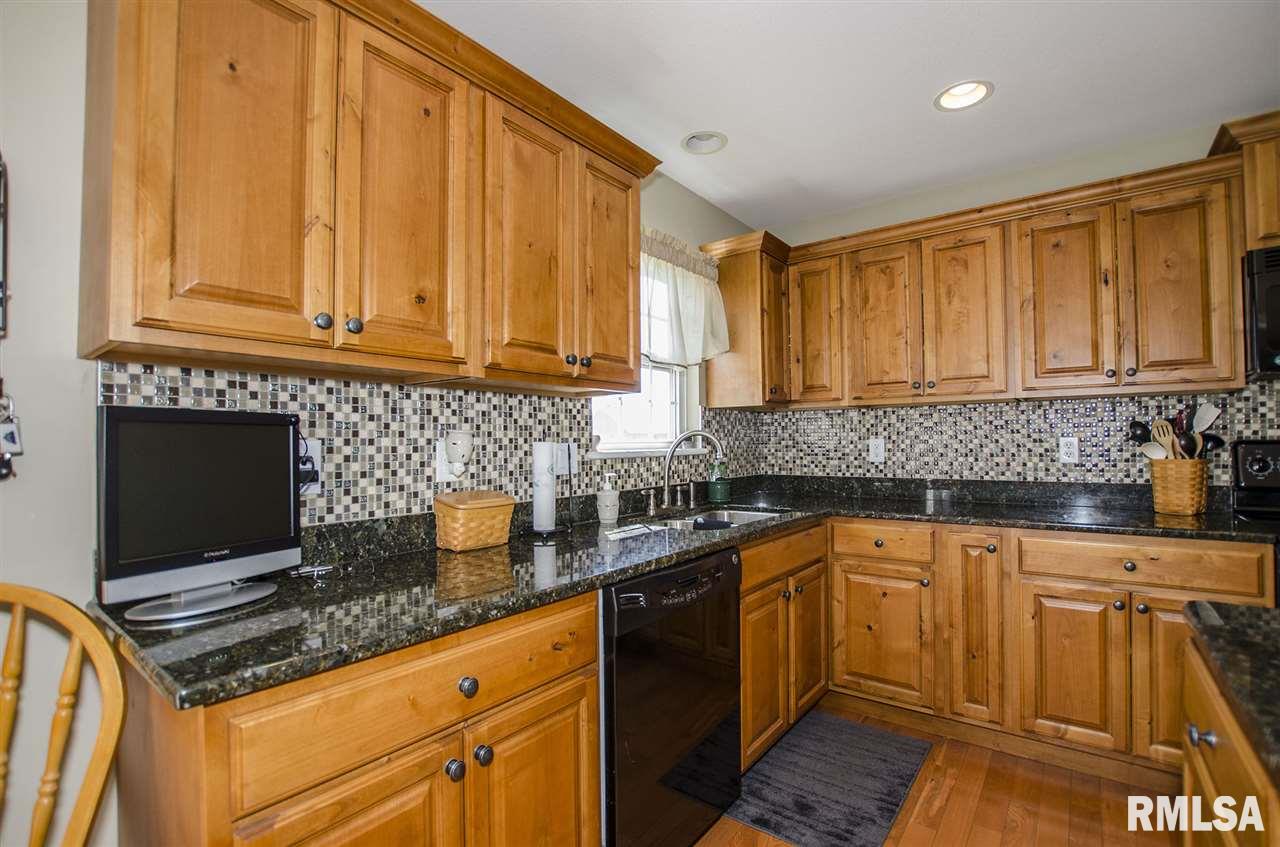 1412 Santa Fe Road Washington, IL 61571 - Photo 9 of 36 Gallery Image 9