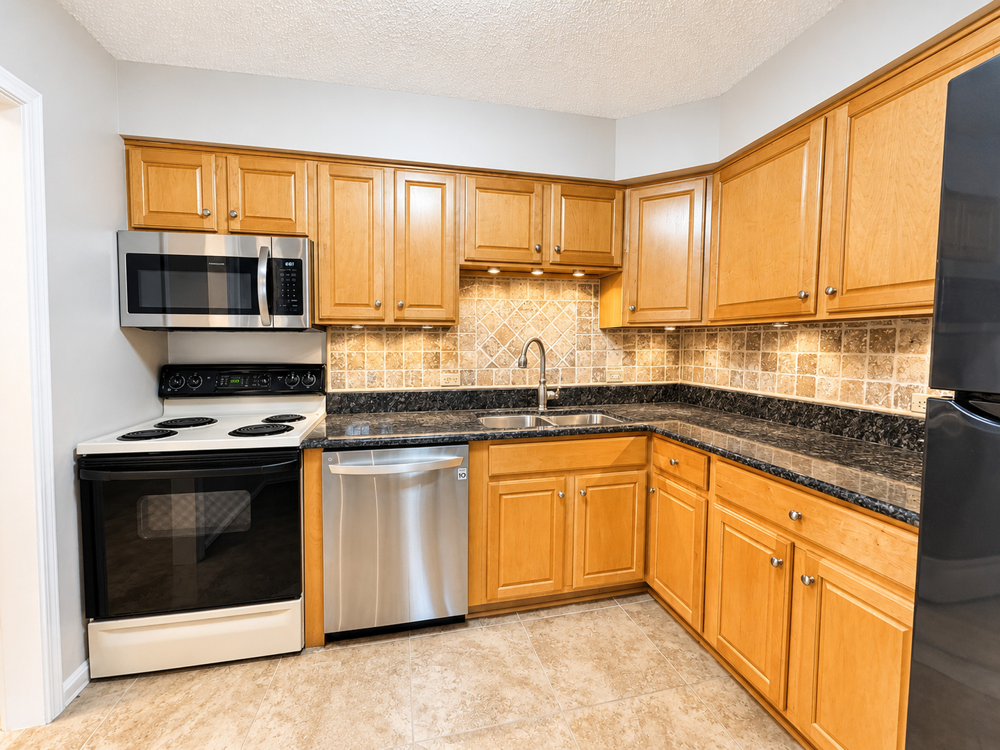 520 Biesterfield Road, Unit 209 Elk Grove Village, IL 60007 - Photo 10 of 31