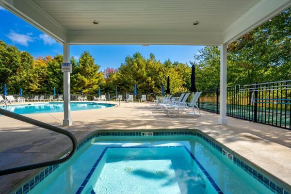 454 Post Road, Unit 348 Wells, ME 04090 - Photo 35 of 40 Hot Tub