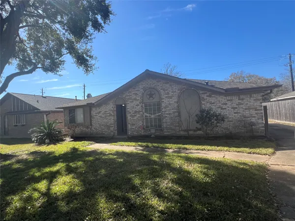 $2,100 | 1507 Alderbrook Drive, Sugar Land, TX 77498