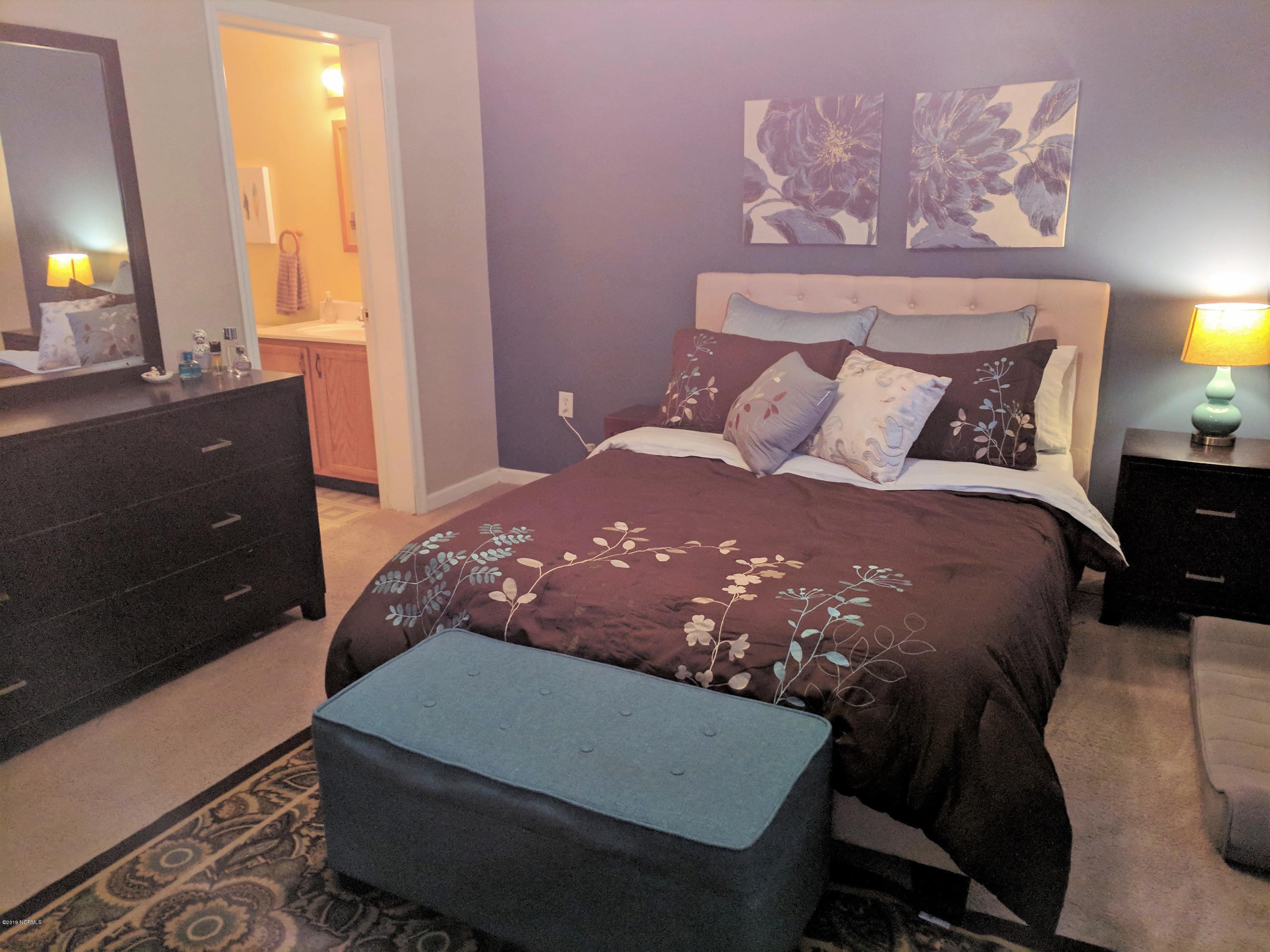 5805 County Line Road New Bern, NC 28562 - Photo 8 of 17 Kate Peterman bedroom2
