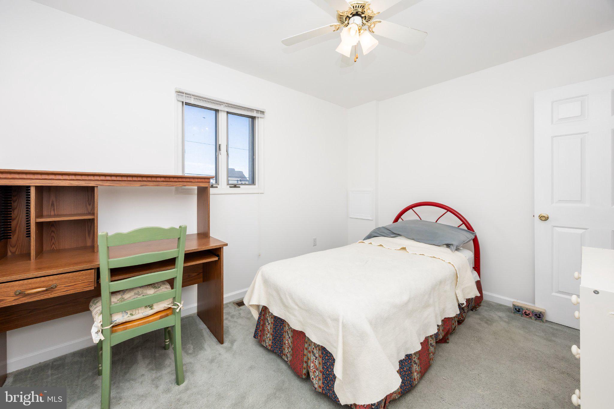 10431 Brighton Road Ocean City, MD 21842 - Photo 12 of 39 Bright and cozy bedroom retreat.