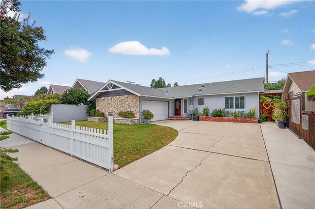 $1,340,000 | 3149 Sharon Lane, Costa Mesa, CA 92626