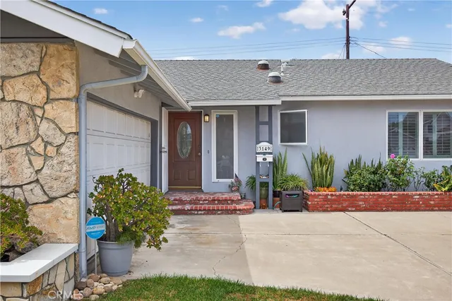 $1,340,000 | 3149 Sharon Lane, Costa Mesa, CA 92626