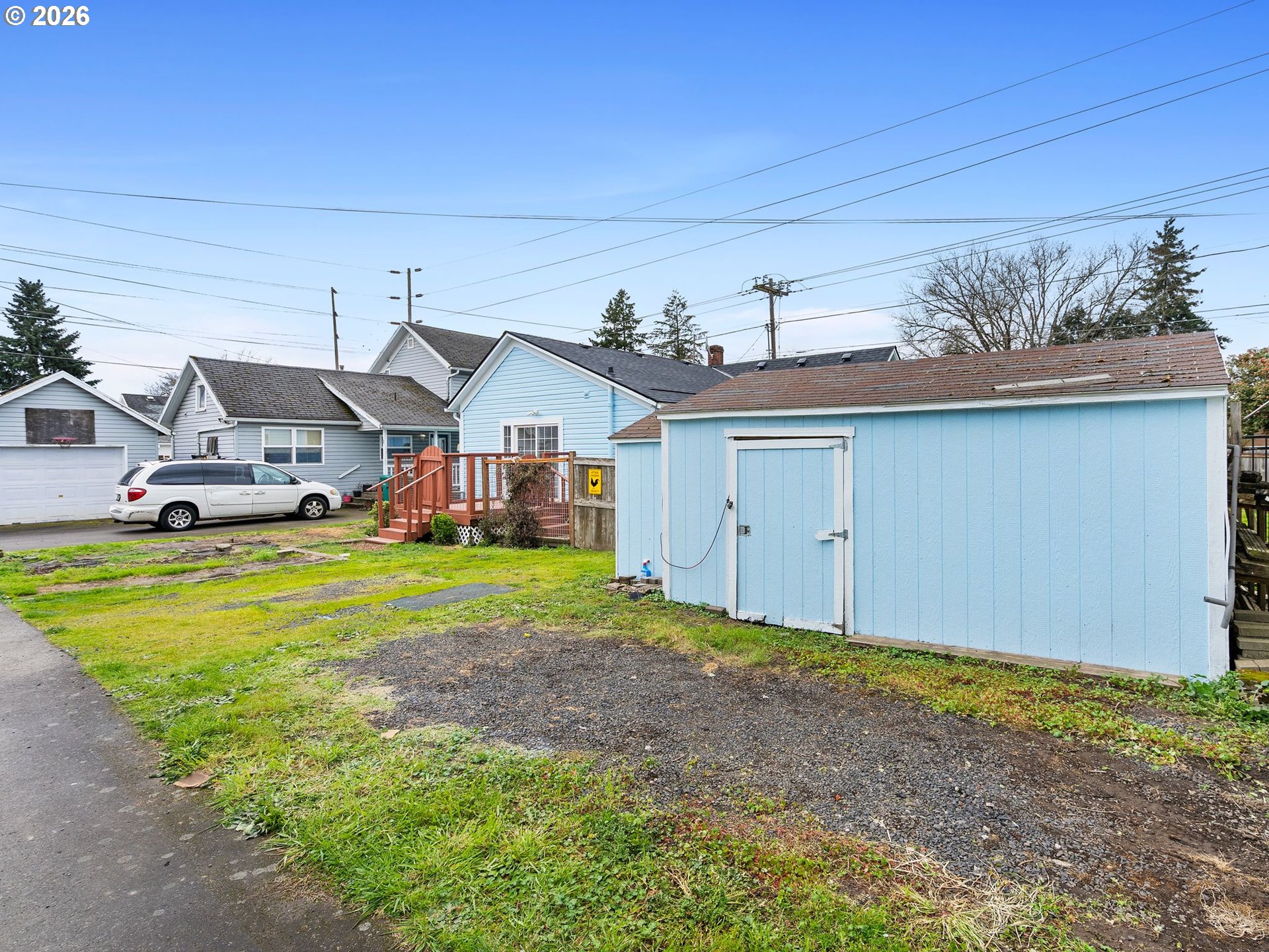 204 South Main Street Newberg, OR 97132 - Photo 24 of 28 a front view of a house with garden