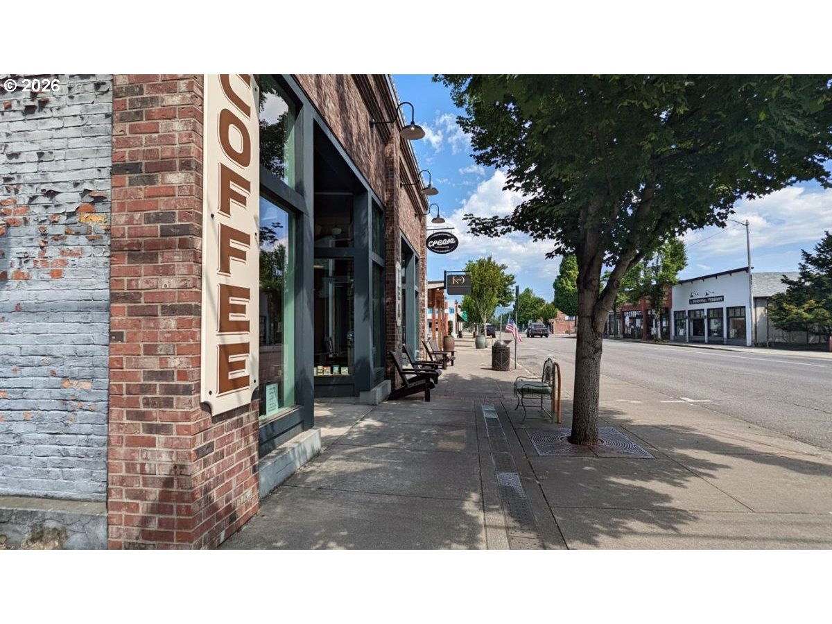 204 South Main Street Newberg, OR 97132 - Photo 27 of 28 a view of a building