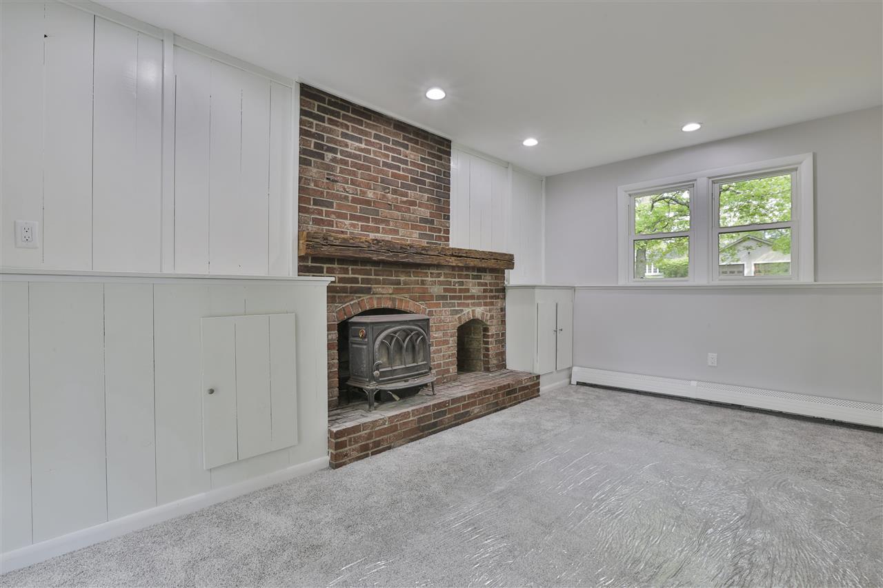 27 Berry Road Derry, NH 03038 - Photo 11 of 20