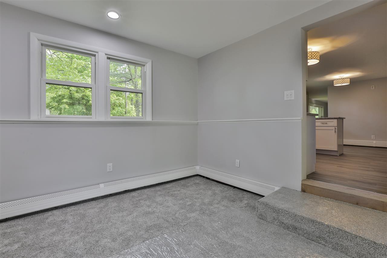 27 Berry Road Derry, NH 03038 - Photo 12 of 20