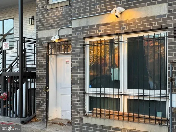 $2,000 | 2009 Benning Road Northeast, Unit 1, Washington, DC 20002