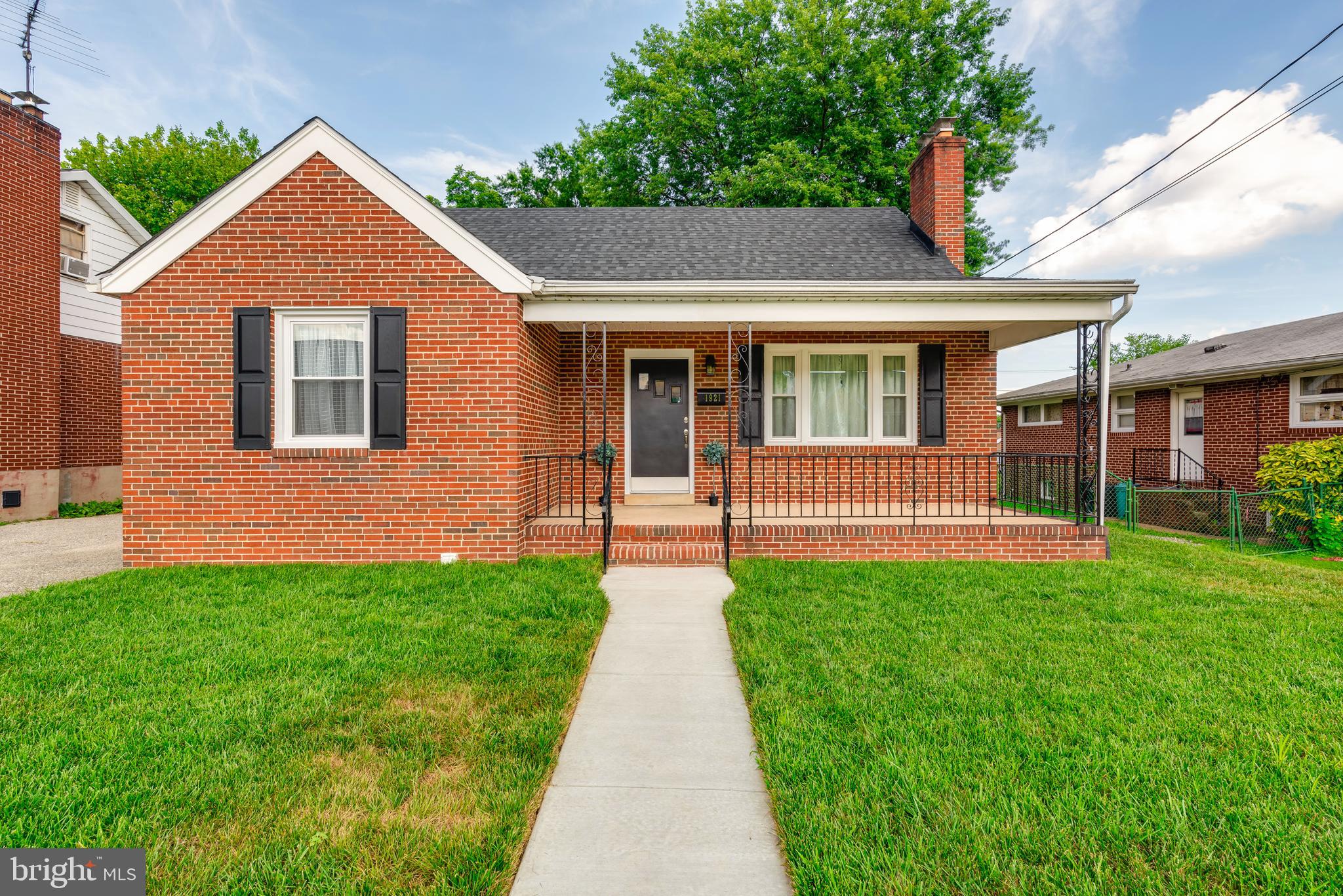 1921 Sunberry Road Baltimore, MD 21222 - Photo 4 of 41 Gallery Image 4