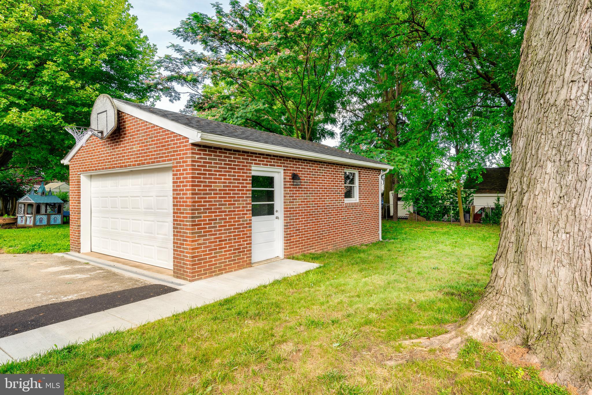 1921 Sunberry Road Baltimore, MD 21222 - Photo 33 of 41 Gallery Image 33