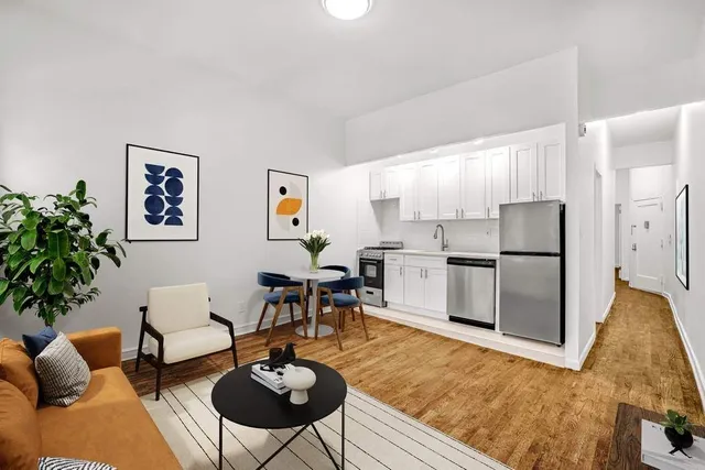 $495,000 | 406 West 46th Street, Unit 3B | Hell's Kitchen