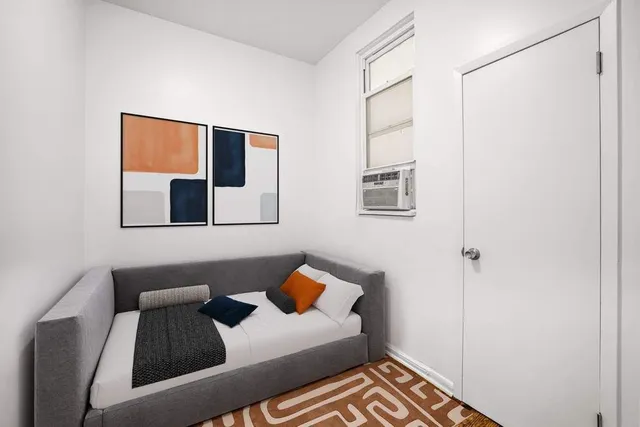 $495,000 | 406 West 46th Street, Unit 3B | Hell's Kitchen