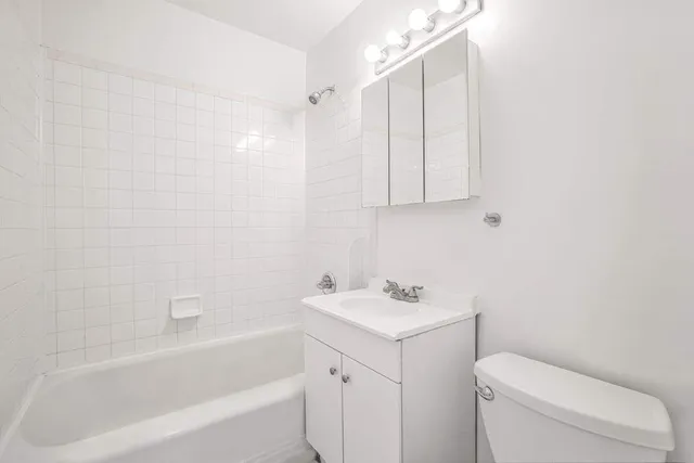 $495,000 | 406 West 46th Street, Unit 3B | Hell's Kitchen