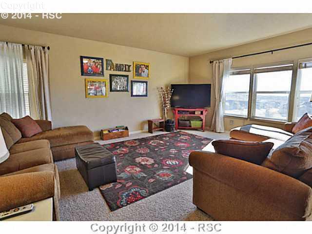1304 Diamond Rim Drive Colorado Springs, CO 80921 - Photo 5 of 24 Gallery Image 5
