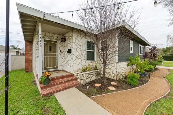 $1,099,999 | 2335 Carfax Avenue, Long Beach, CA 90815