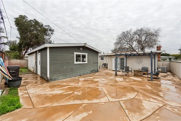 $1,099,999 | 2335 Carfax Avenue, Long Beach, CA 90815