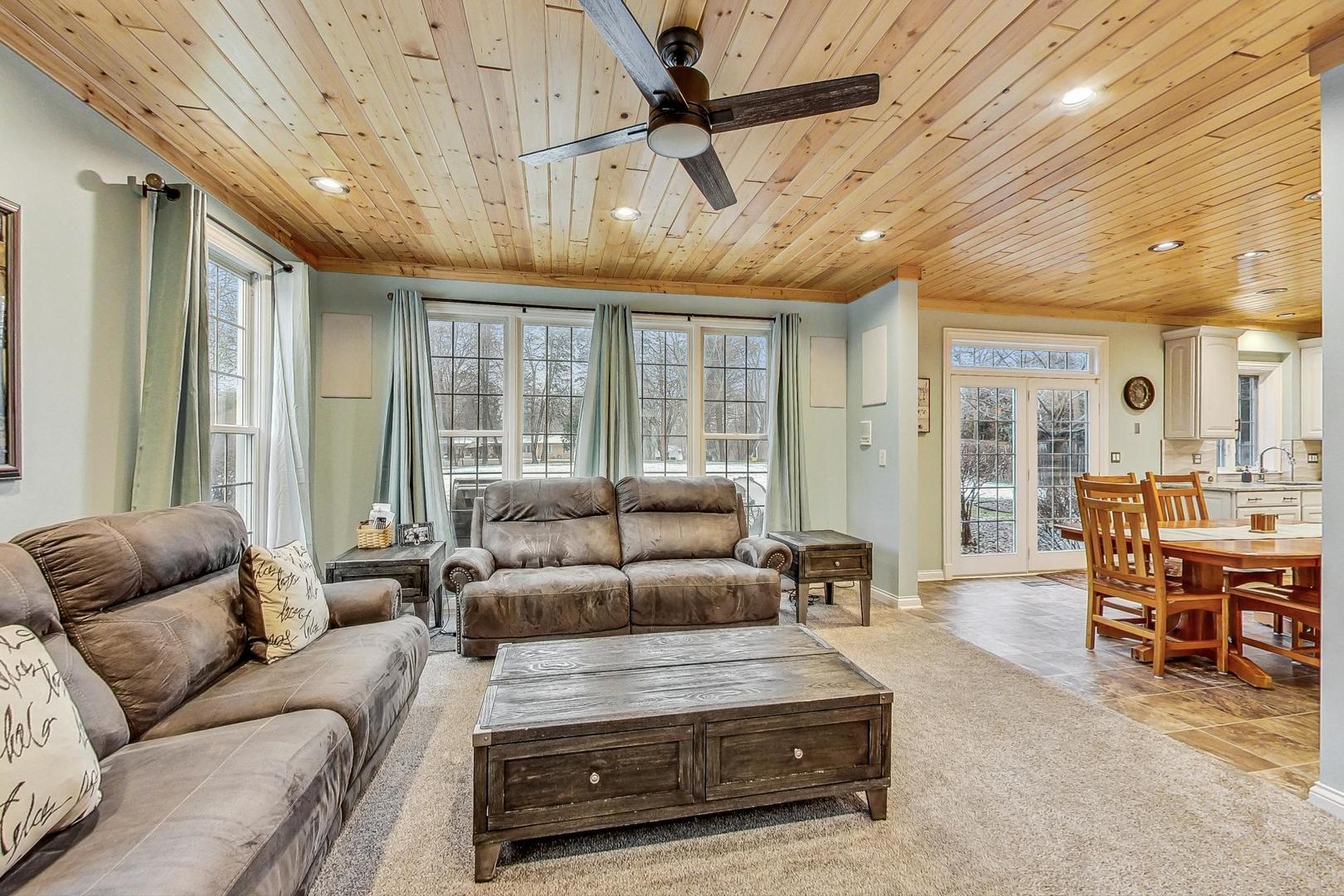 165 Brookhill Road Libertyville, IL 60048 - Photo 13 of 57 Gallery Image 13
